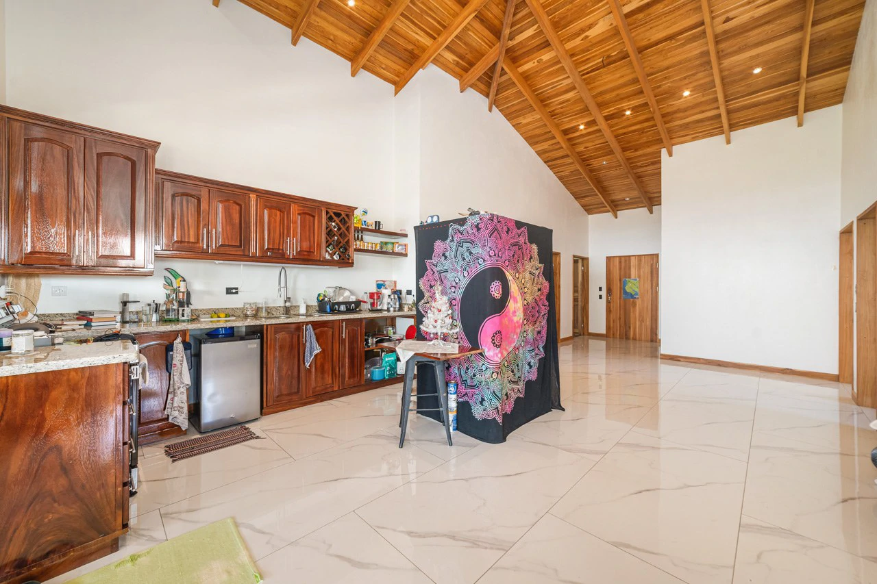 Altos de Socorro: Hilltop Farm with Expansive Ocean Views - Gallery image 21