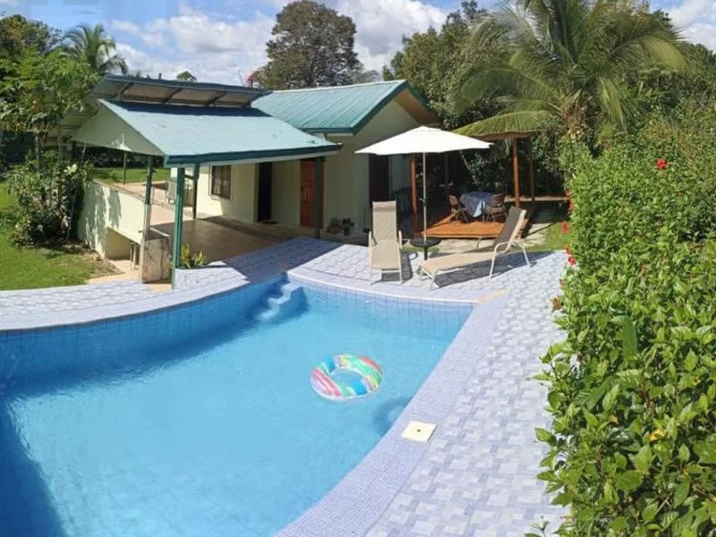 Vacational Home with Amazing Pool: Vacational Home with Amazing Pool - Gallery image 3