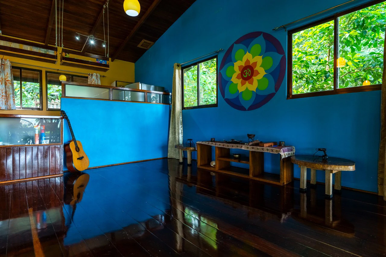 Prime 7.8 Acre Commercial Property with Restaurant for Sale in Costa Rica - Gallery image 15