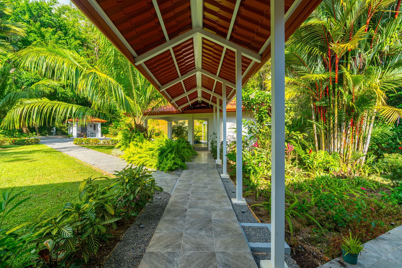 Villa Allamanda: Privacy Galore, Ocean, Jungle and Mountain Views - Gallery image 57