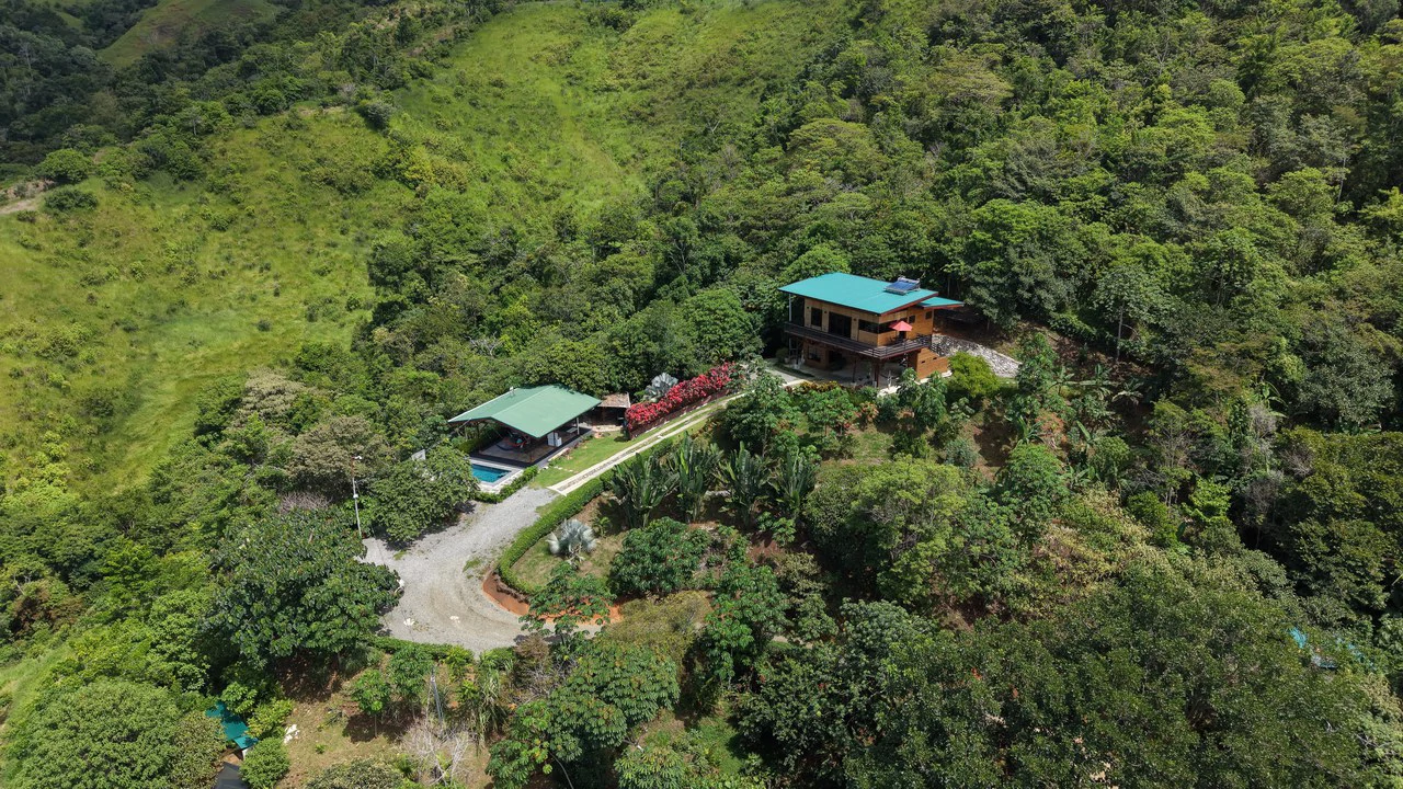 Mountain House For Sale in San Isidro del General - photo 2
