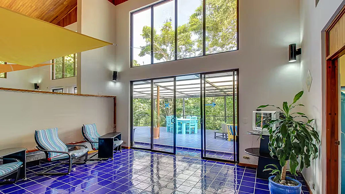 Manuel Antonio Villa: Manuel Antonio Villa with Subdividable Lot or Expansion - Gallery image 15