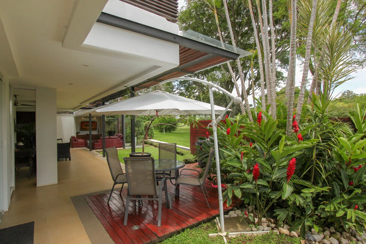 Modern Golf Course Haven: Spectacular Home in Valle del Sol, Santa Ana - Gallery image 18