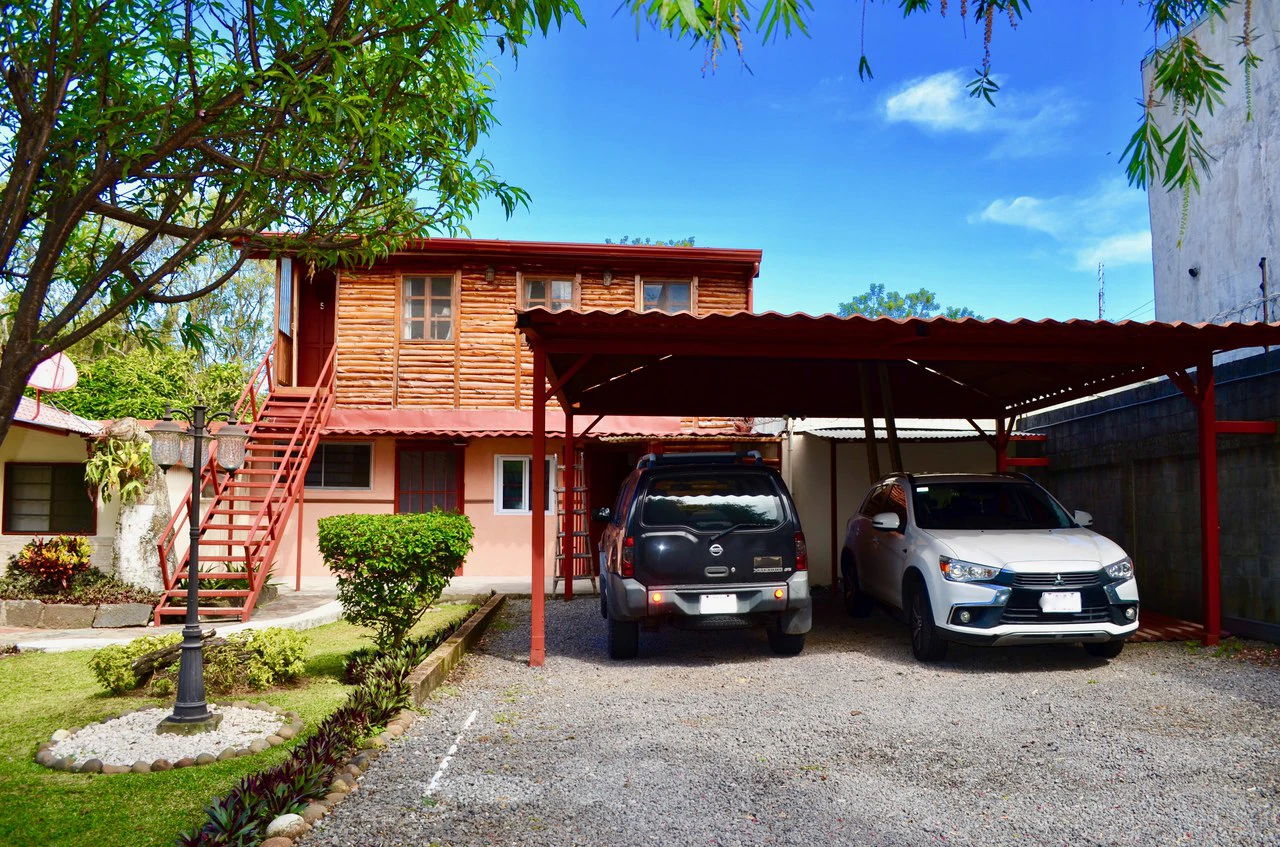 Beautiful investment property with cabins, house and apartments - Gallery image 13