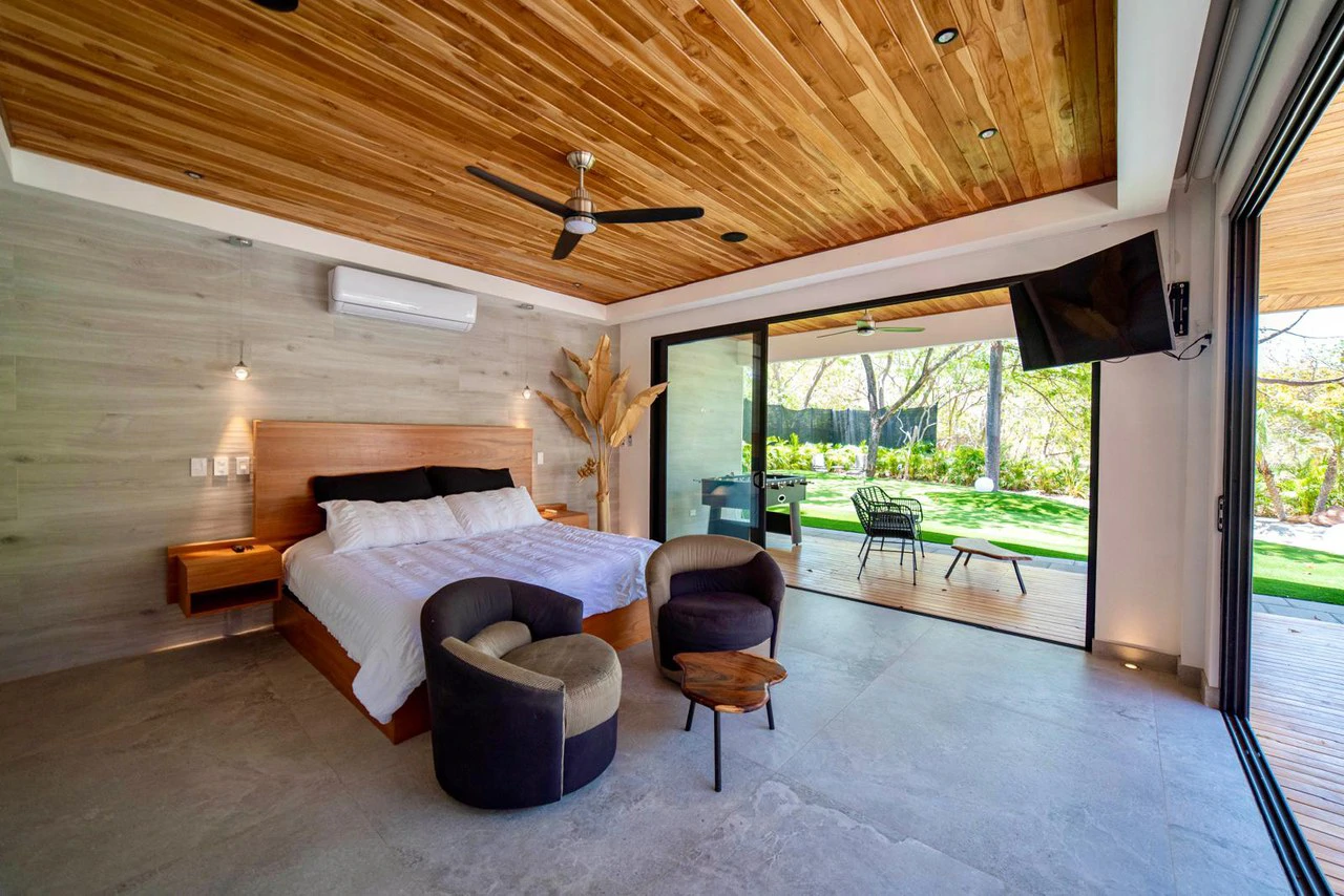 Casa La Ola Perfecta: Luxury 5-Bedroom Home with Pool Near the Beach in Hacienda Pinilla - Gallery image 9