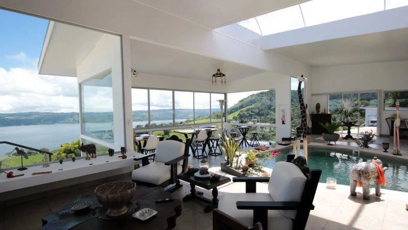VOLCANO SUNRISE: Mountain top retreat overlooking Lake Arenal and 3 volcanoes - Gallery image 9