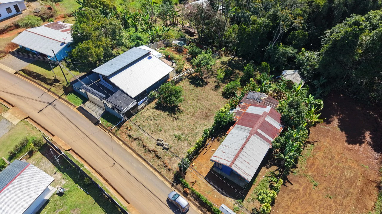 Countryside Home Construction Site For Sale in Santa Elena - Gallery image 4