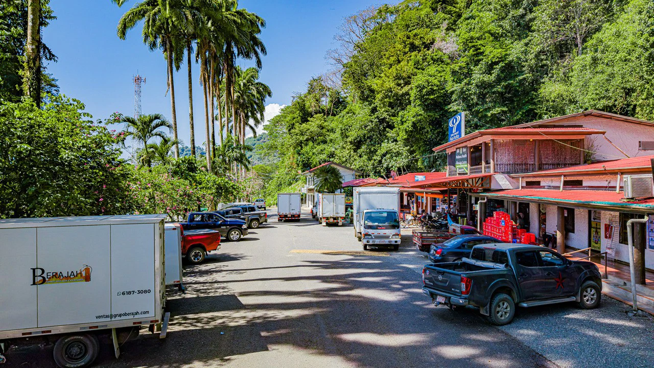 Prime Commercial Plaza for Sale in Playa Dominical - Gallery image 5
