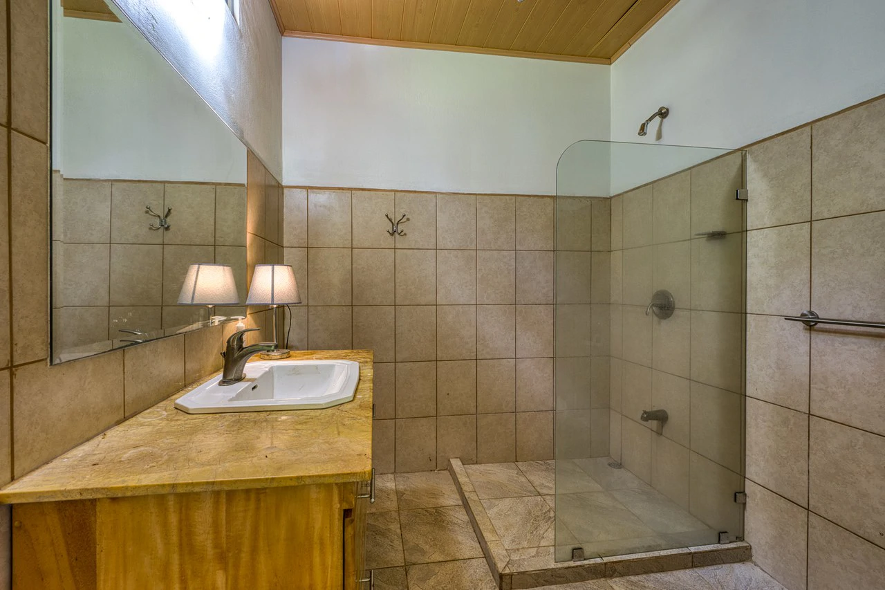 12.25 ACRES – 3 Bedroom 2 Story Ocean View Home 10 Min To The Beach!!! - Gallery image 4