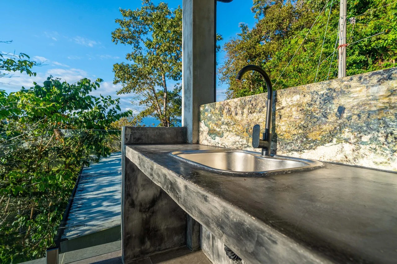 Casa Moon Diablo: Iconic Ocean View Luxury Estate with Infinity Pool, Rooftop Patio, Gym & Sauna in Manuel Antonio - Gallery image 70
