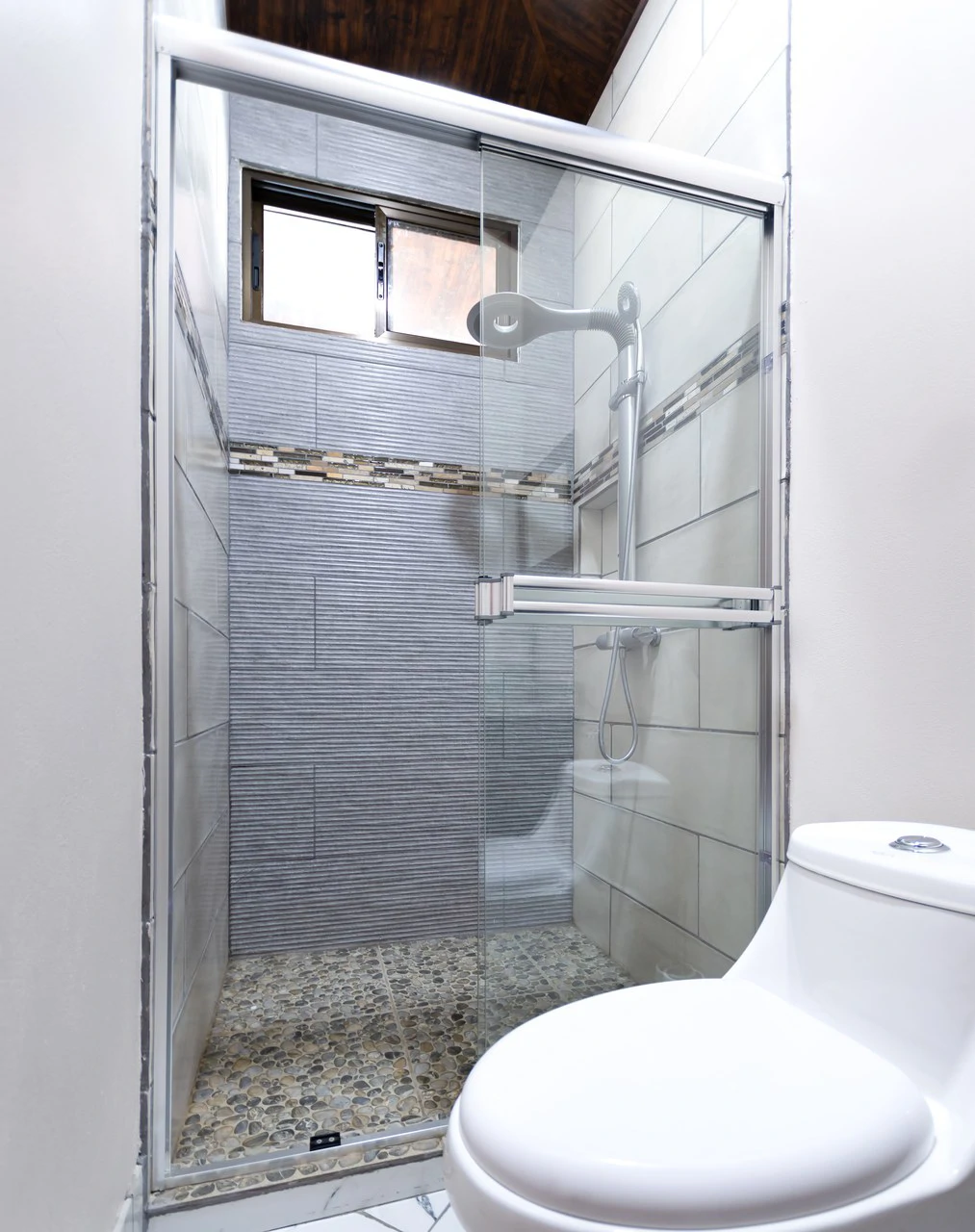BRAND NEW 3-bedroom home, 5 minutes to Dominical Beach. - Gallery image 29