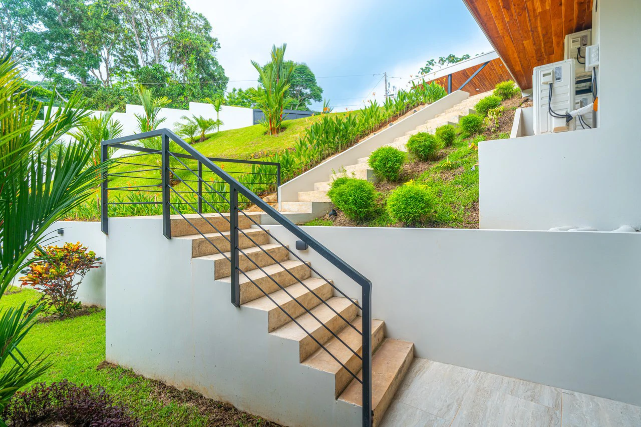 Lion's Gate Sunset Estate - Gallery image 59