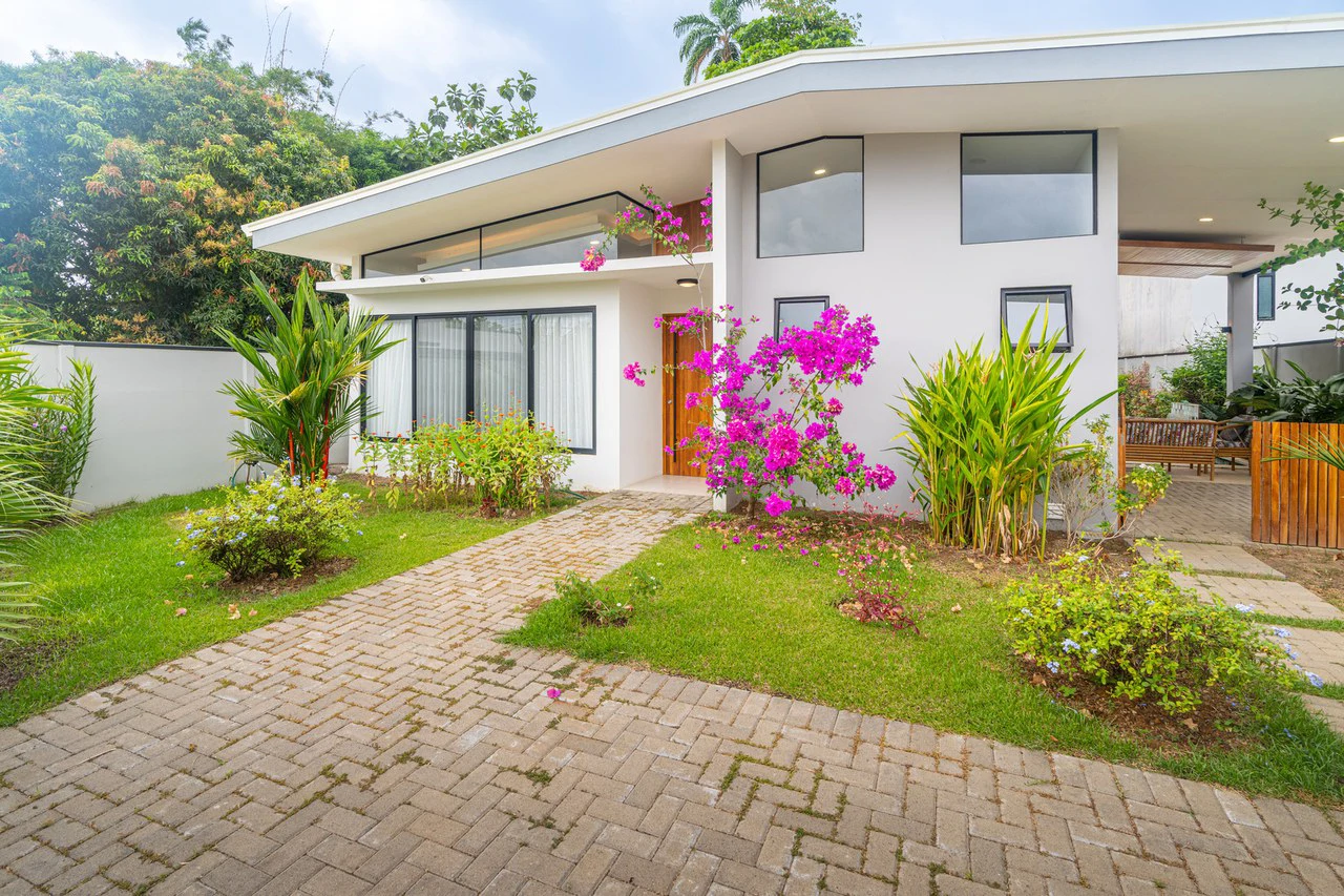 Casa Cola Ballena: Modern new construction, walk to the beach, Best in class location - Gallery image 6