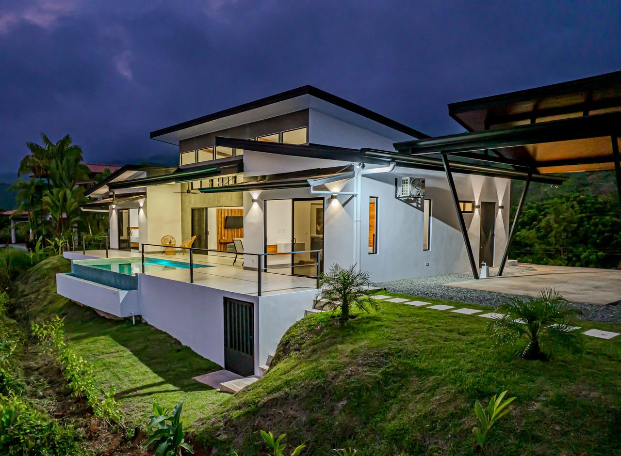 CHONTALES NEW VILLA WITH PANORAMIC OCEAN AND MOUNTAINS VIEWS: Mountain Villa For Sale in Ojochal - Gallery image 3