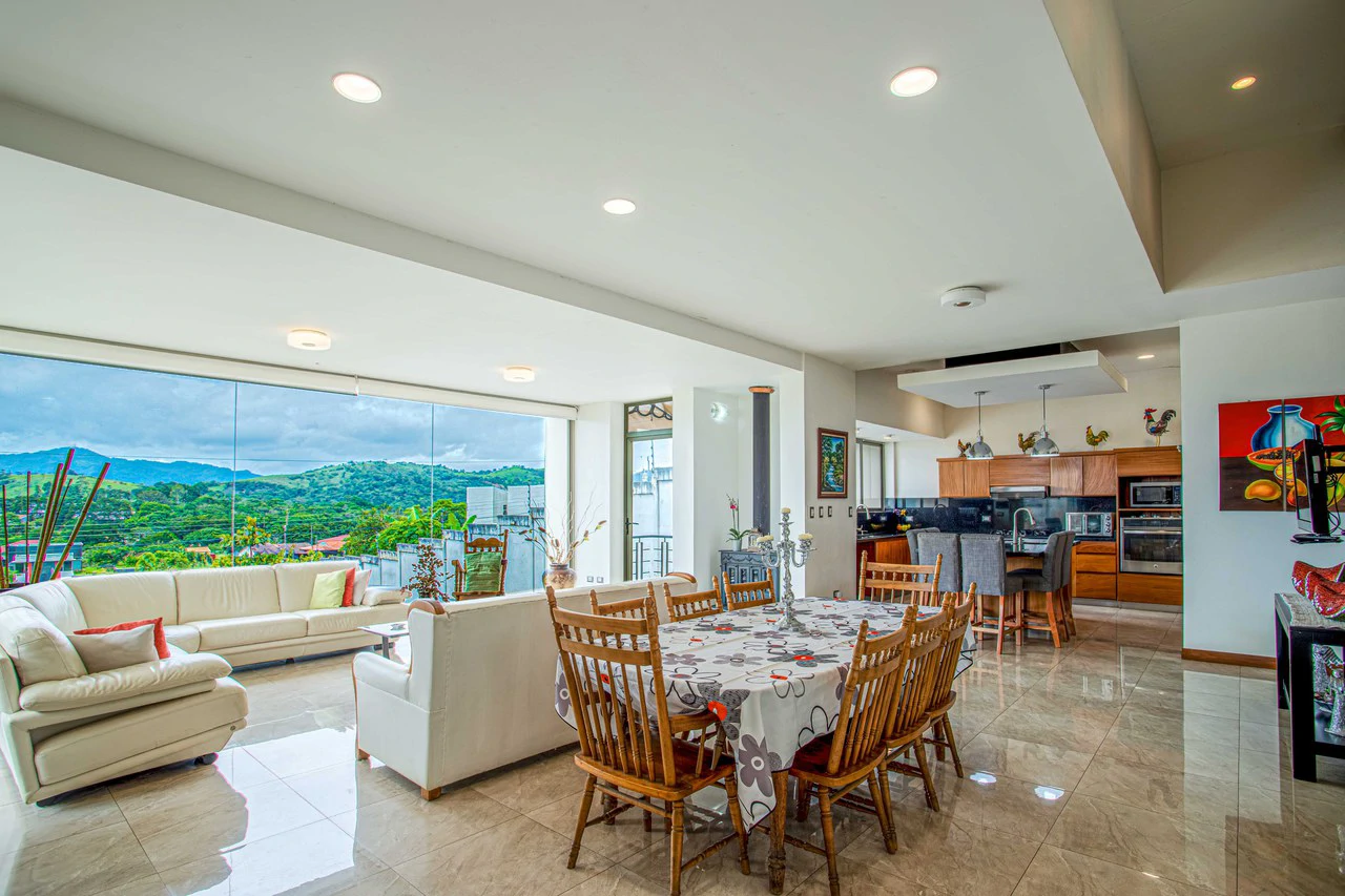 Exclusive 3-Level House in Los Tucanes, San Ramón, Costa Rica - Gallery image 3