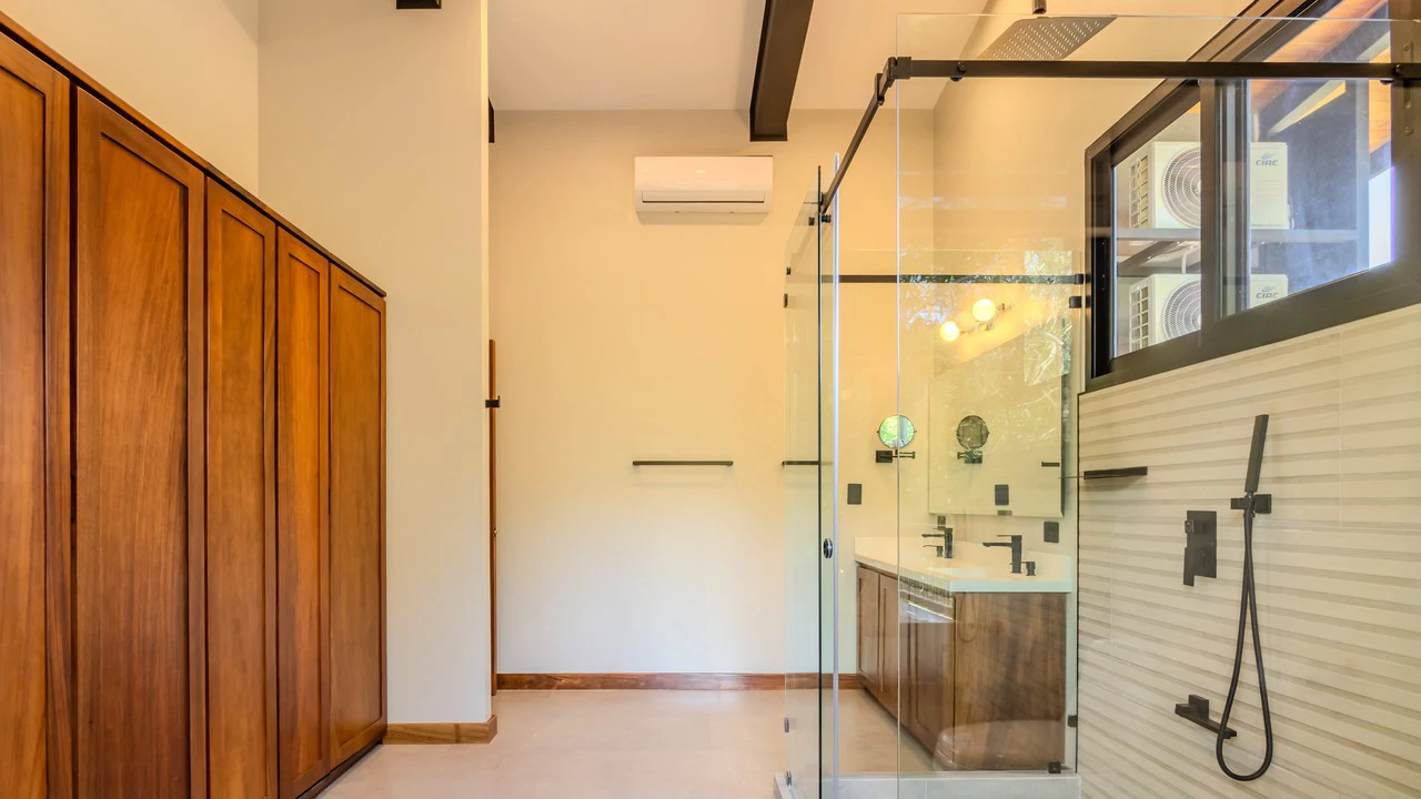 Luxury 3 Bedroom Home with Ocean Views in Downtown Uvita - Gallery image 59