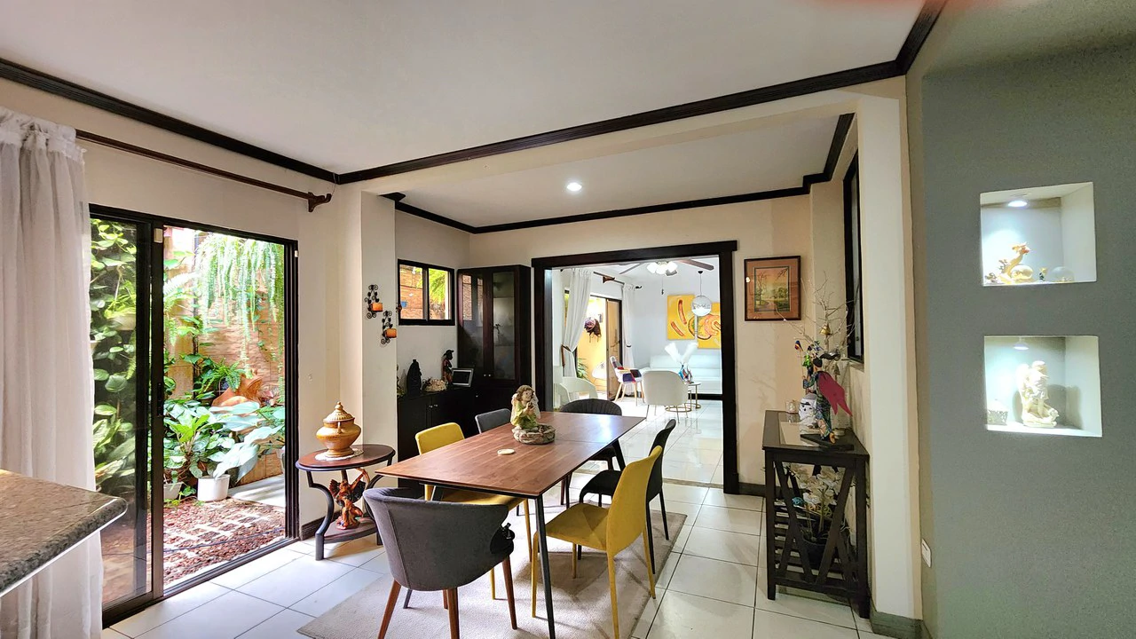 House For Sale in Llorente - Gallery image 3