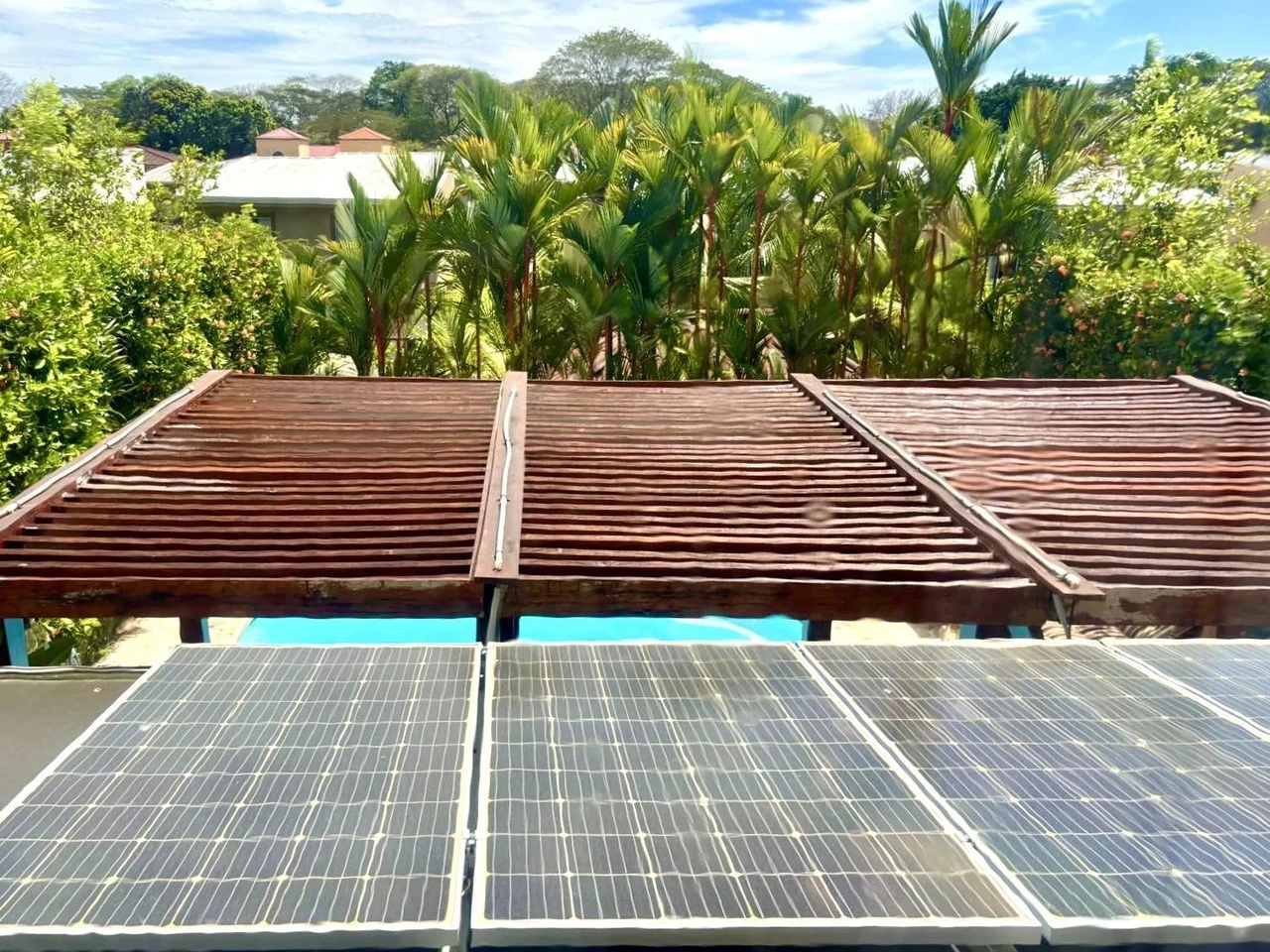 ARA 14: Fully Furnished and Home with Tons of amenities ie. Solar electricity - Gallery image 12