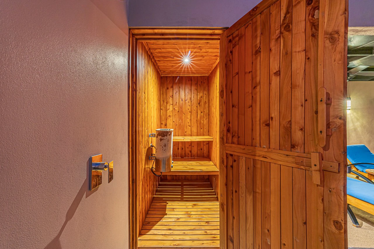 Casa Markissa: Luxury Oceanview Villa with Proven Rental Income. - Gallery image 55
