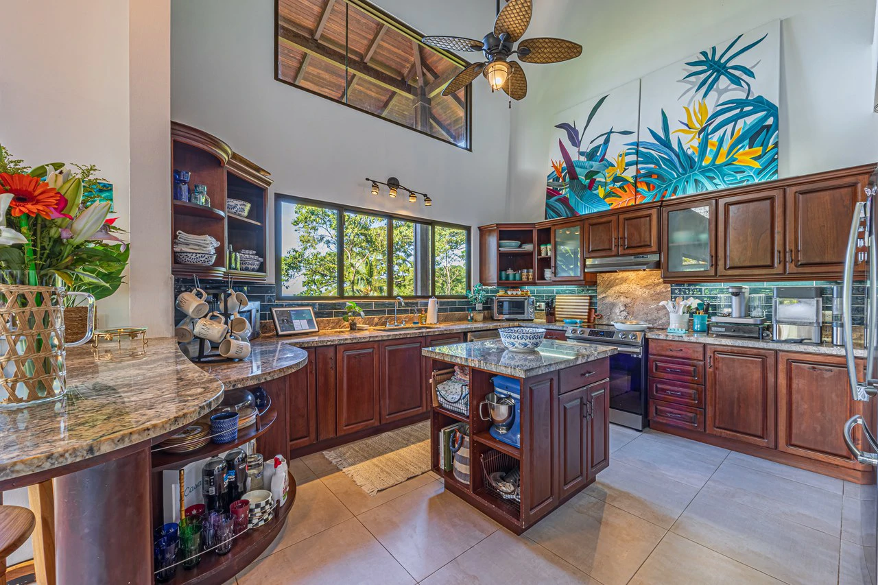 Luxurious Coastal Retreat with Ocean Views in Uvita, Costa Rica - Gallery image 18
