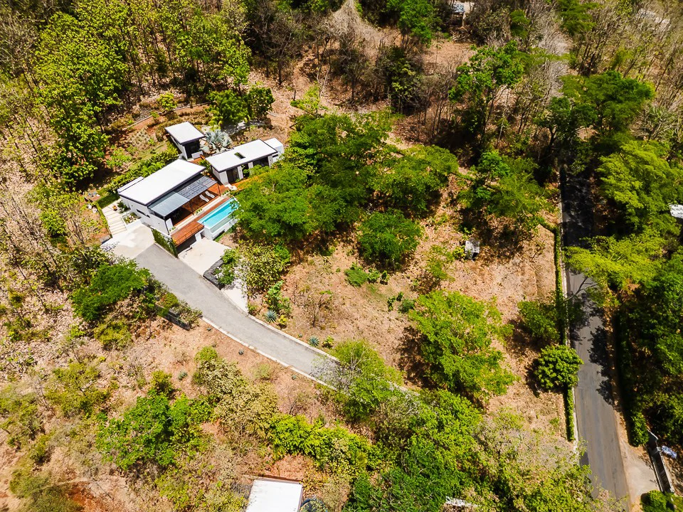Casa Kalachuchi: Gorgeous Modern Jungle Oasis with Sunset Views in Gated Community - Gallery image 60