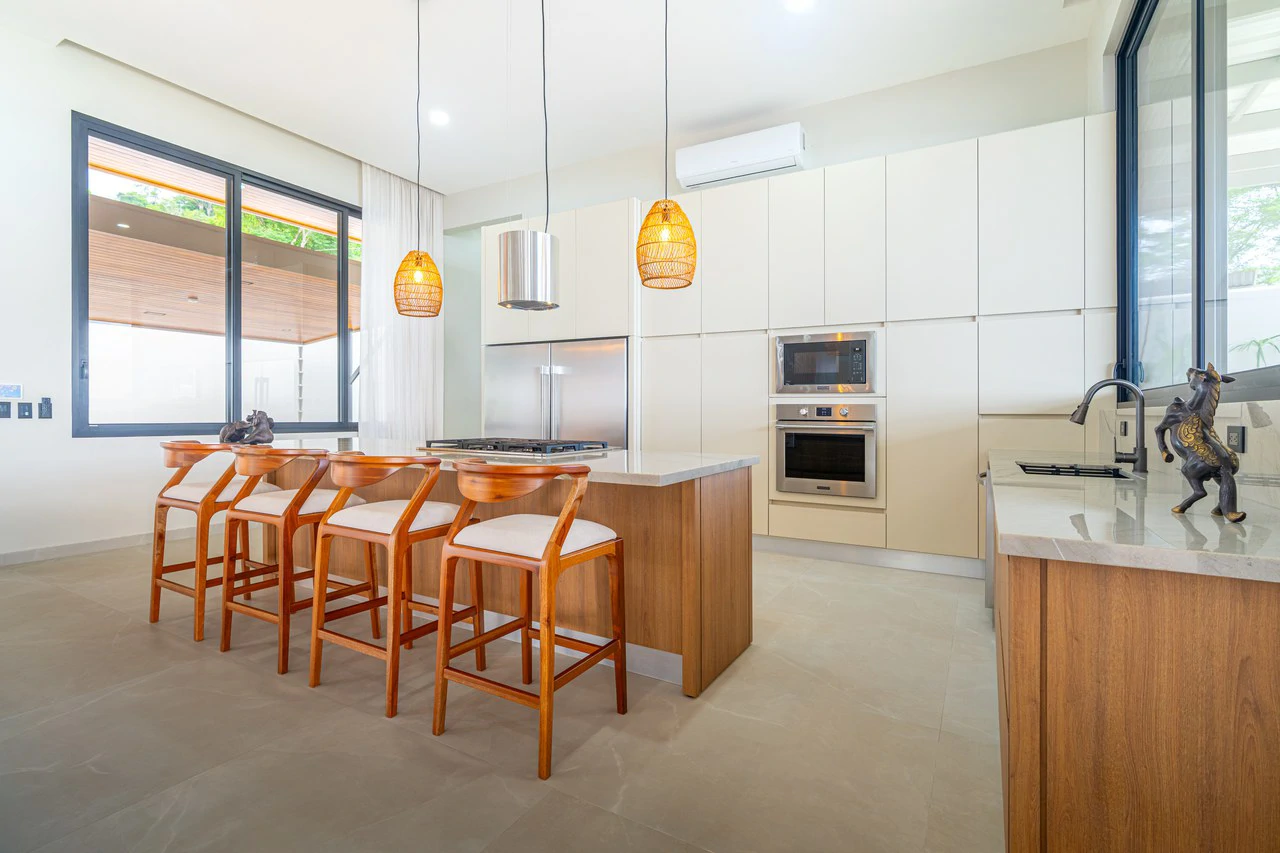 Lion's Gate Sunset Estate - Gallery image 77