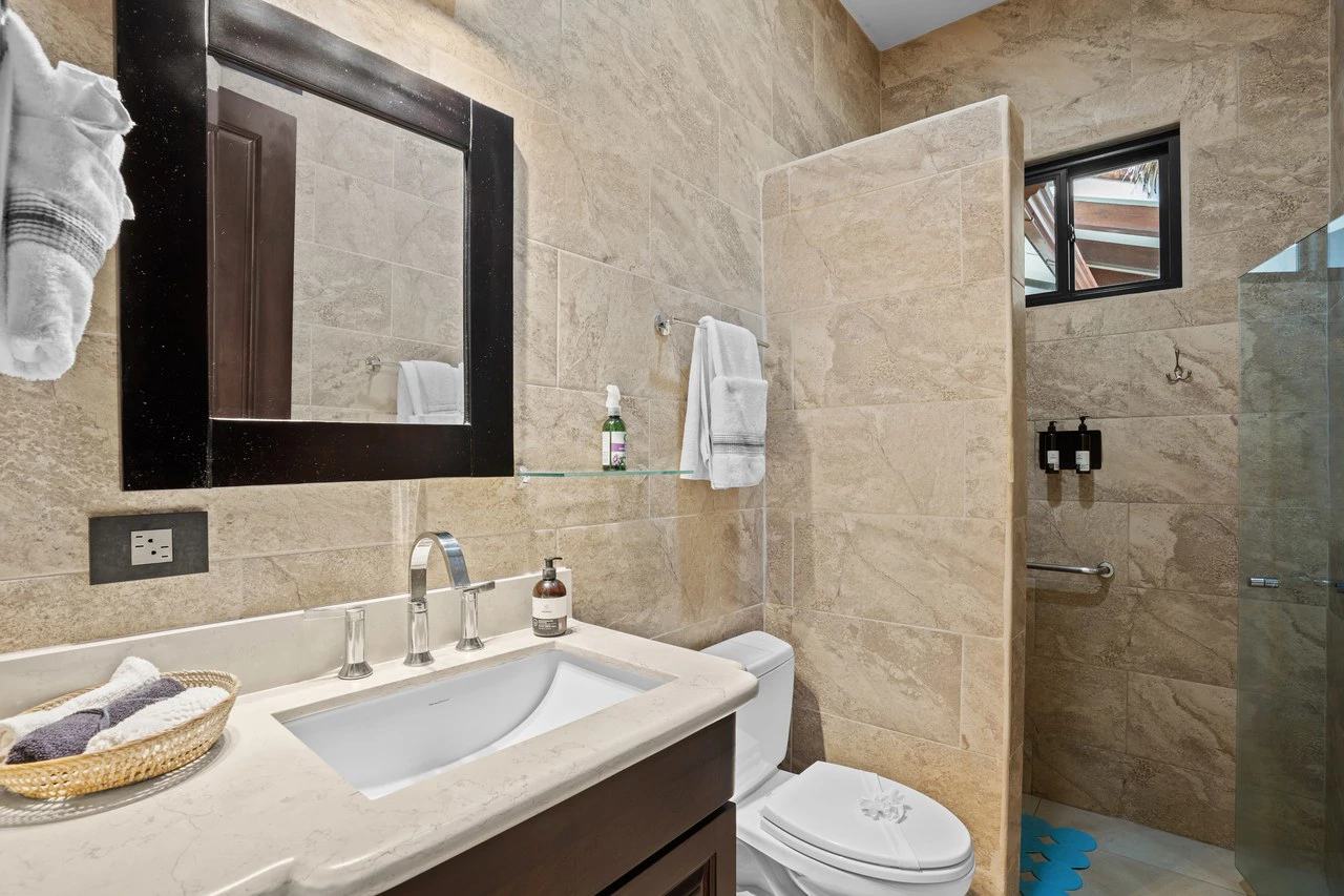 Pura Vida House: 6 bedroom 6 Bathroom Rental Juggernaut in Gated Community - Gallery image 34