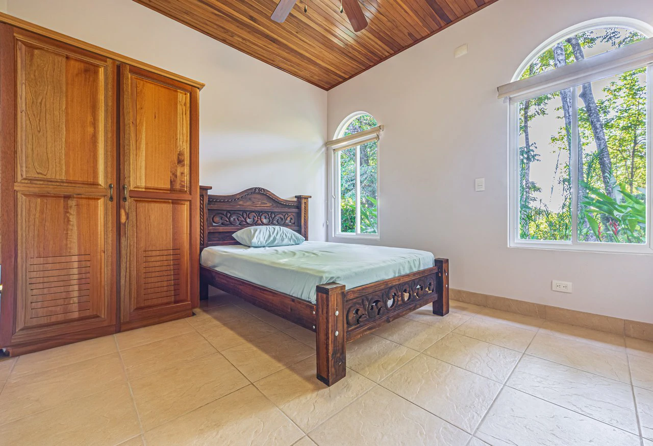 Elegant 3 Bedroom + Office Jungle Home in Puesta Del Sol, Ojochal - Gallery image 9