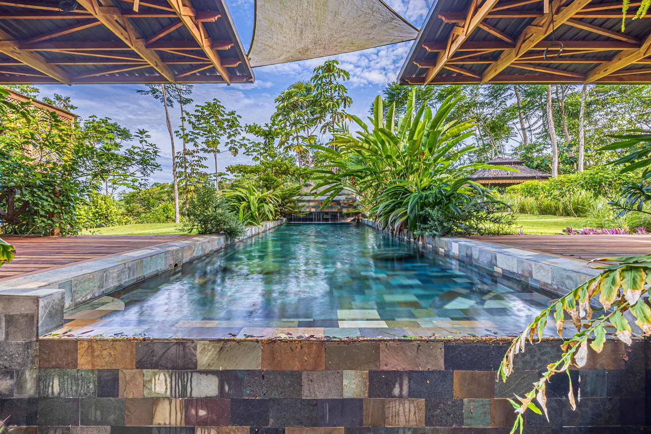 2.56 ACRES – 3 Bedroom Artistic Architectural Masterpiece, Recording Studio, Ocean View, Pool, 1 Bedroom Guest House!!! - Gallery image 24