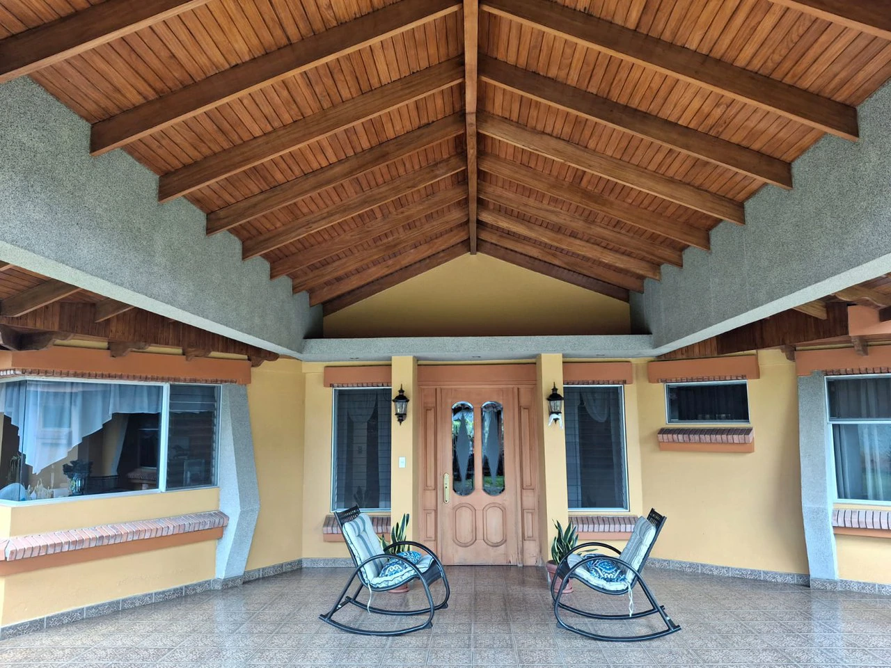 Casa Nostalgic: 5 bedroom home + Rental Apartment! - Gallery image 7