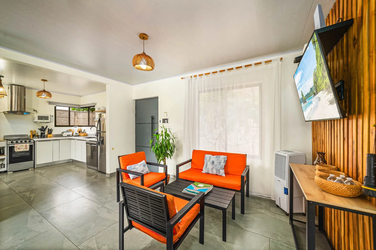 Casa Diria: Peaceful Turnkey 2BR Near Beaches - Gallery image 20