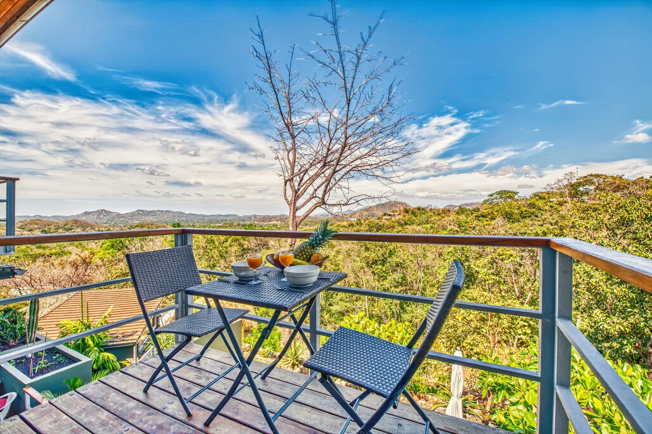 Casa Pochote: Artisan Luxury Villa in Tamarindo | Pool, Jacuzzi & Langosta Beach Club Membership Included - Gallery image 40