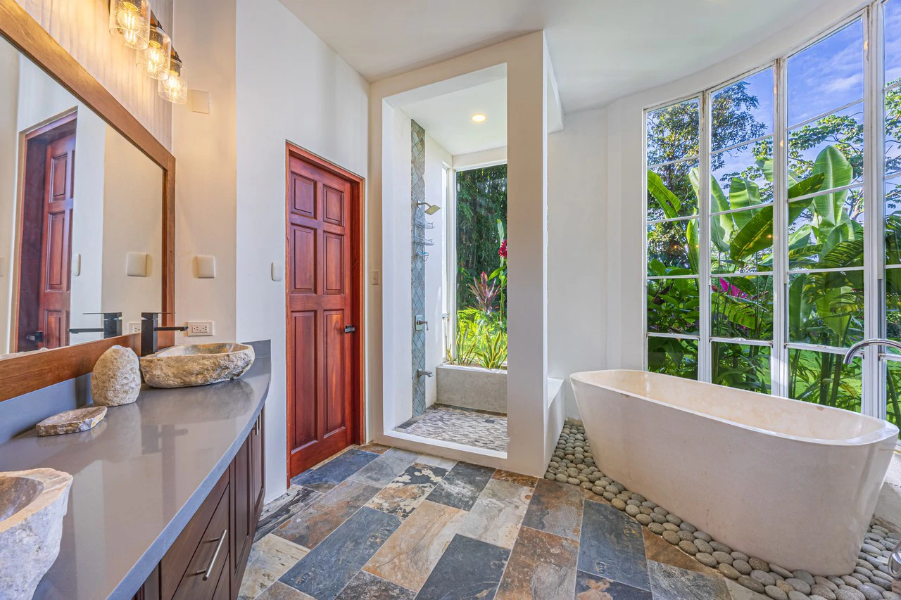 17 ACRES – 5 Bedroom Grand Estate, Guest House, SPECTACULAR VIEWS!!! - Gallery image 20