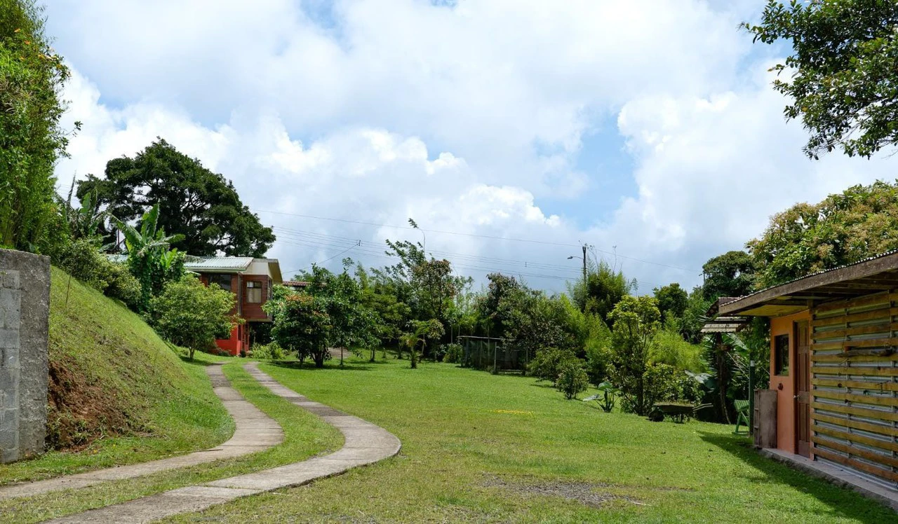 For Sale – Exclusive Property with Panoramic Views and Commercial Potential - Gallery image 9