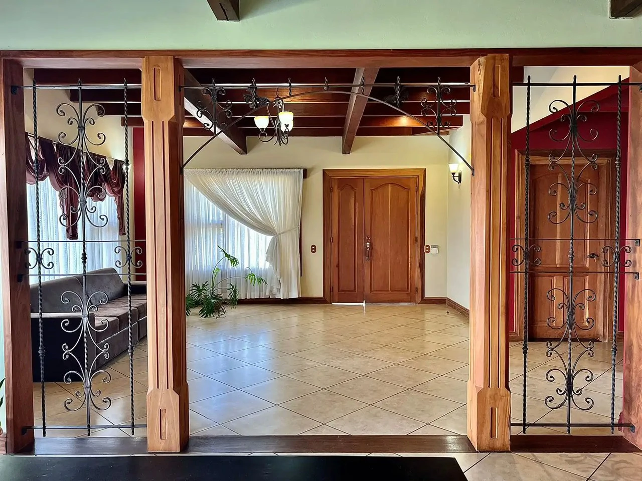 House For Sale in San Isidro - Gallery image 2