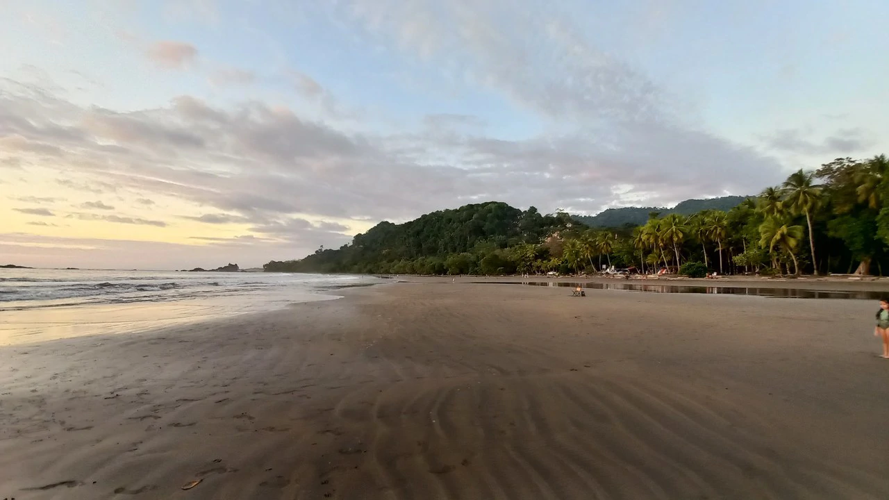 Front Row Mixed Use Property with an Easy Walk to Dominicalito Beach - Gallery image 16