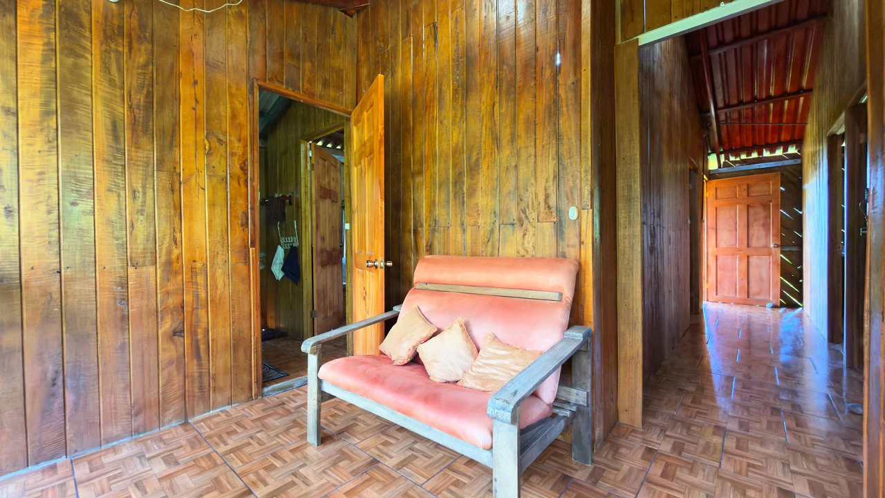 Countryside House For Sale in Cajon - Gallery image 11