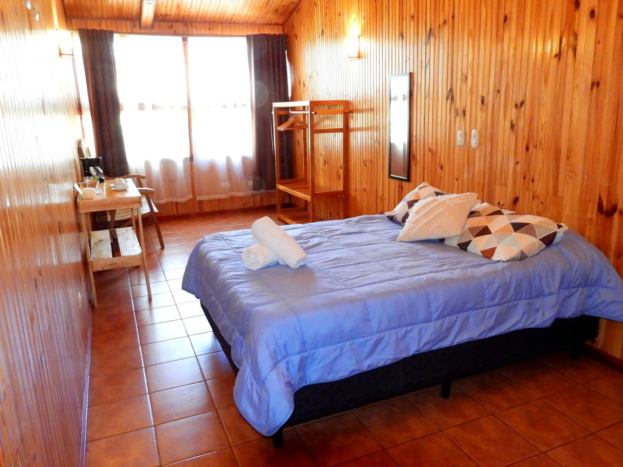 Unique Hotel in Monteverde. Cerro Plano.: Established 11-Room Hotel with Apartments in Monteverde – Prime Location & Proven Track Record - Gallery image 6