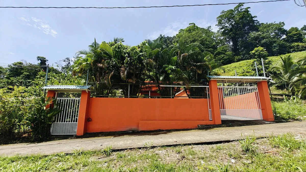 ID 888: 4 Bd/3 Ba Multi-Unit Home Near Puerto Viejo with Rental Potential - Gallery image 20