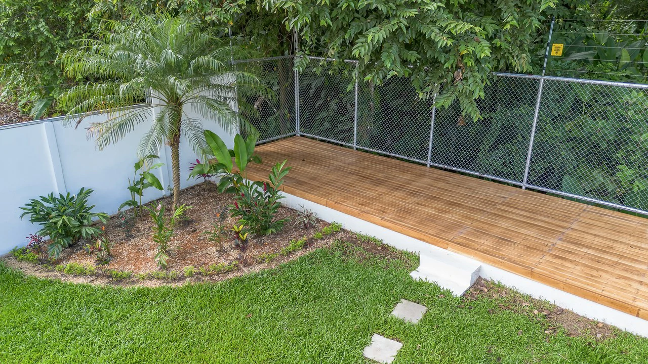 Brand New 3 bed, 2 Bath Home with creek and Jungle views. - Gallery image 25