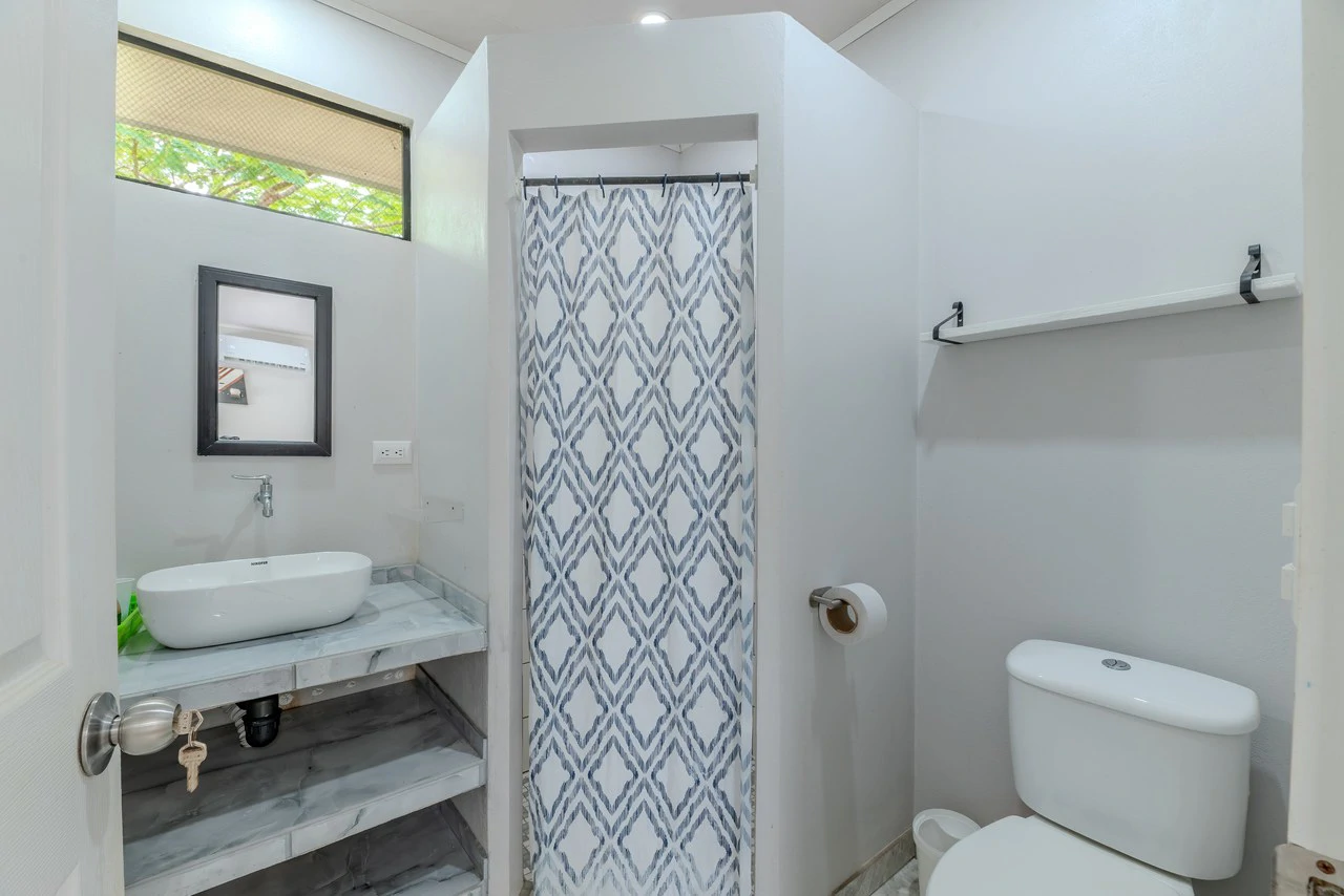 Multi-Family Compound, 4 Fully Furnished Units | 15 Minutes to the Beach - Gallery image 19