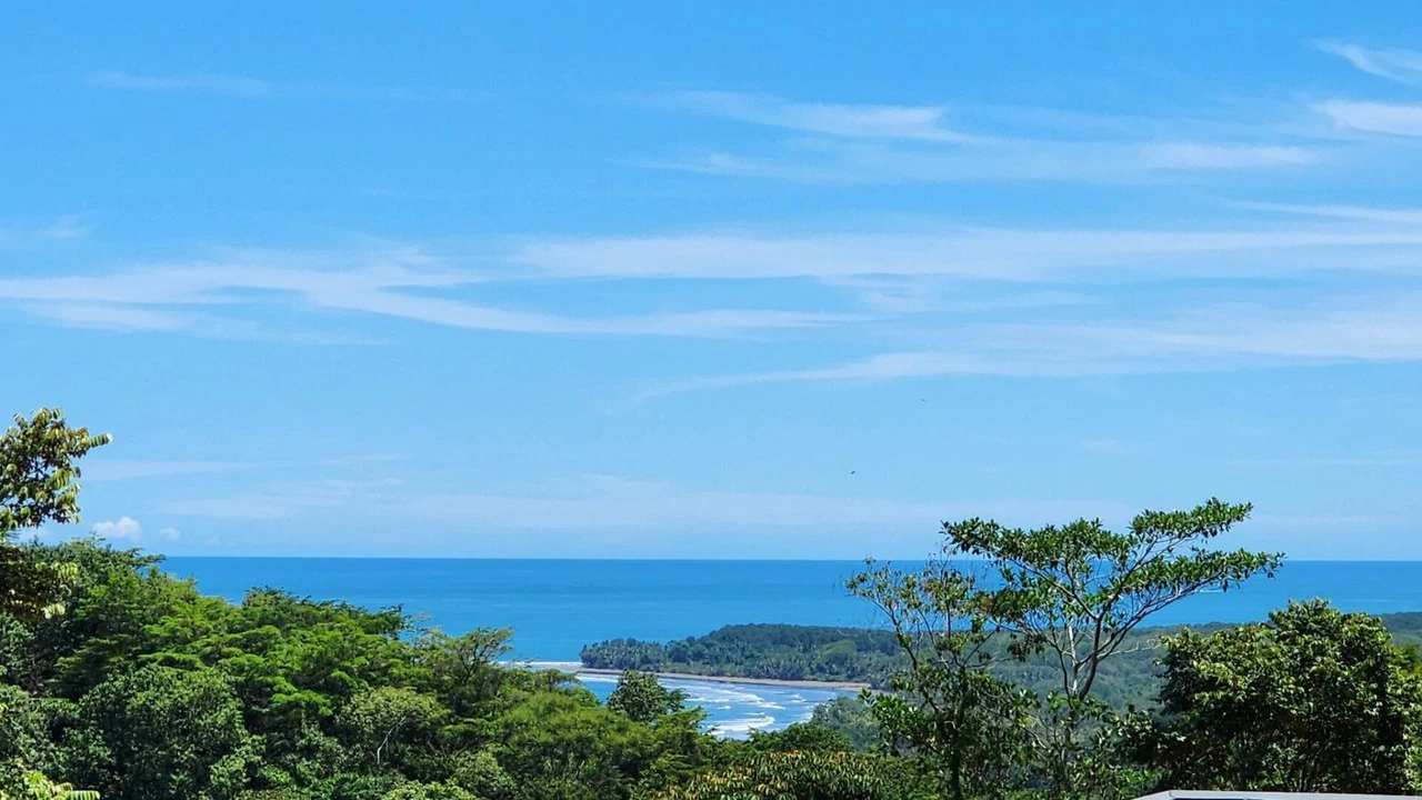 1.25 ACRES – Stunning Ocean View Oasis: Exclusive Property With Premium Amenities!!!! - Gallery image 9