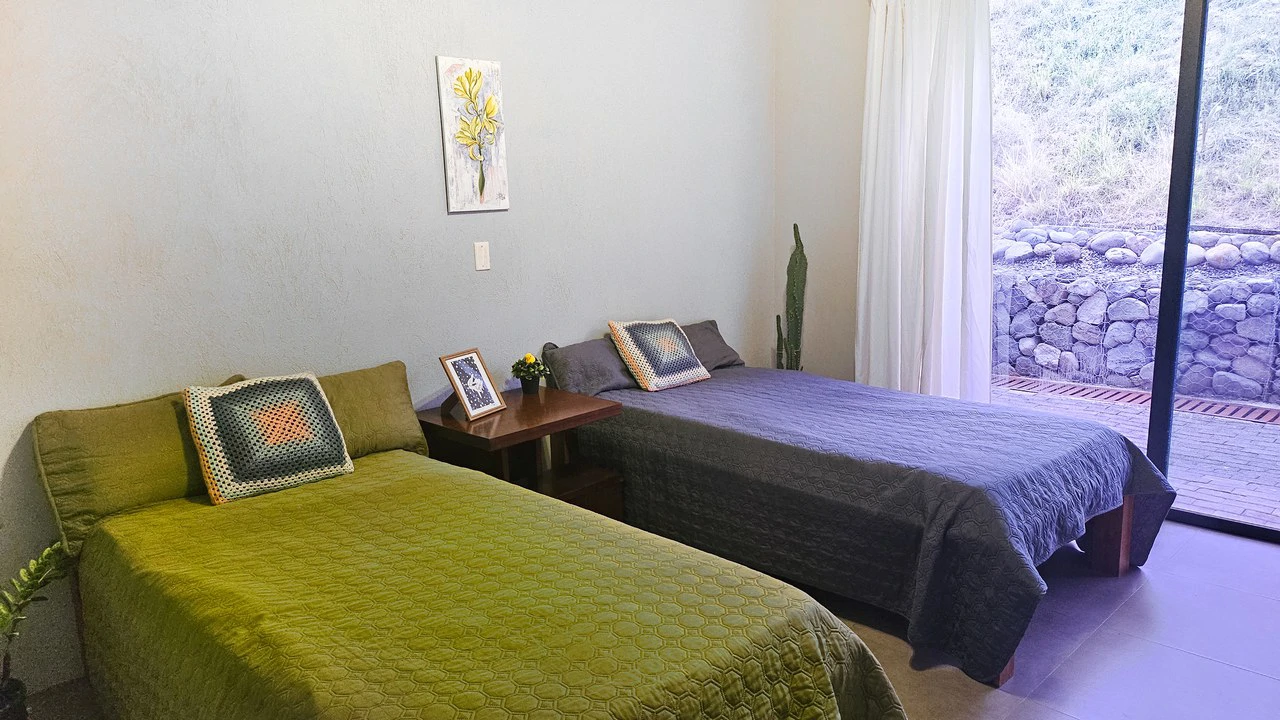 Beautiful Casa Irina, with pool and large yard: Close to the beach in tranquil Monterrey! - Gallery image 16