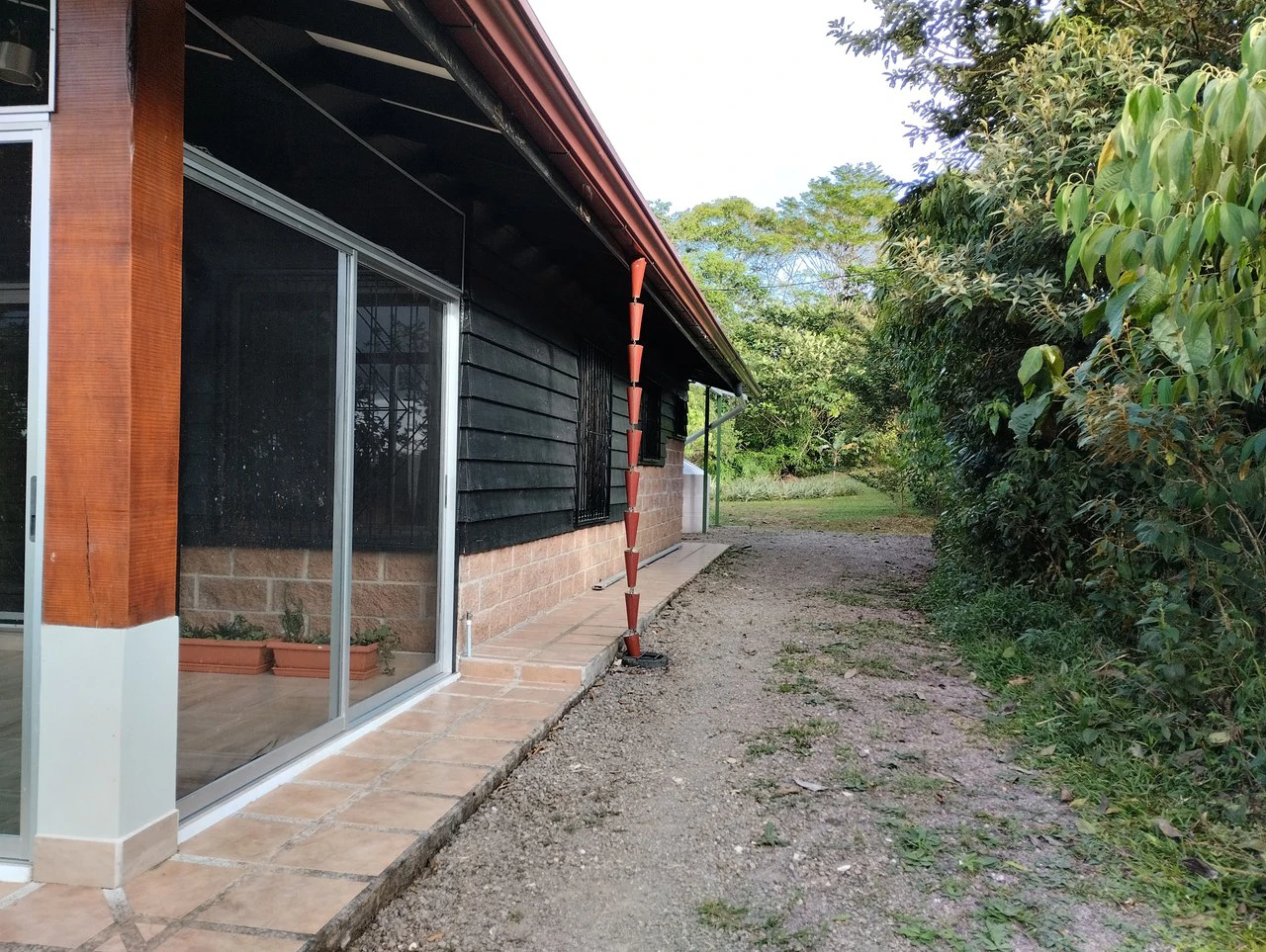 Charming Private Mountaintop home in the perfect climate of San Vito Coto Brus, San Isidro-Perez Zeledon, San Vito, San Jose, Costa Rica - Gallery image 2