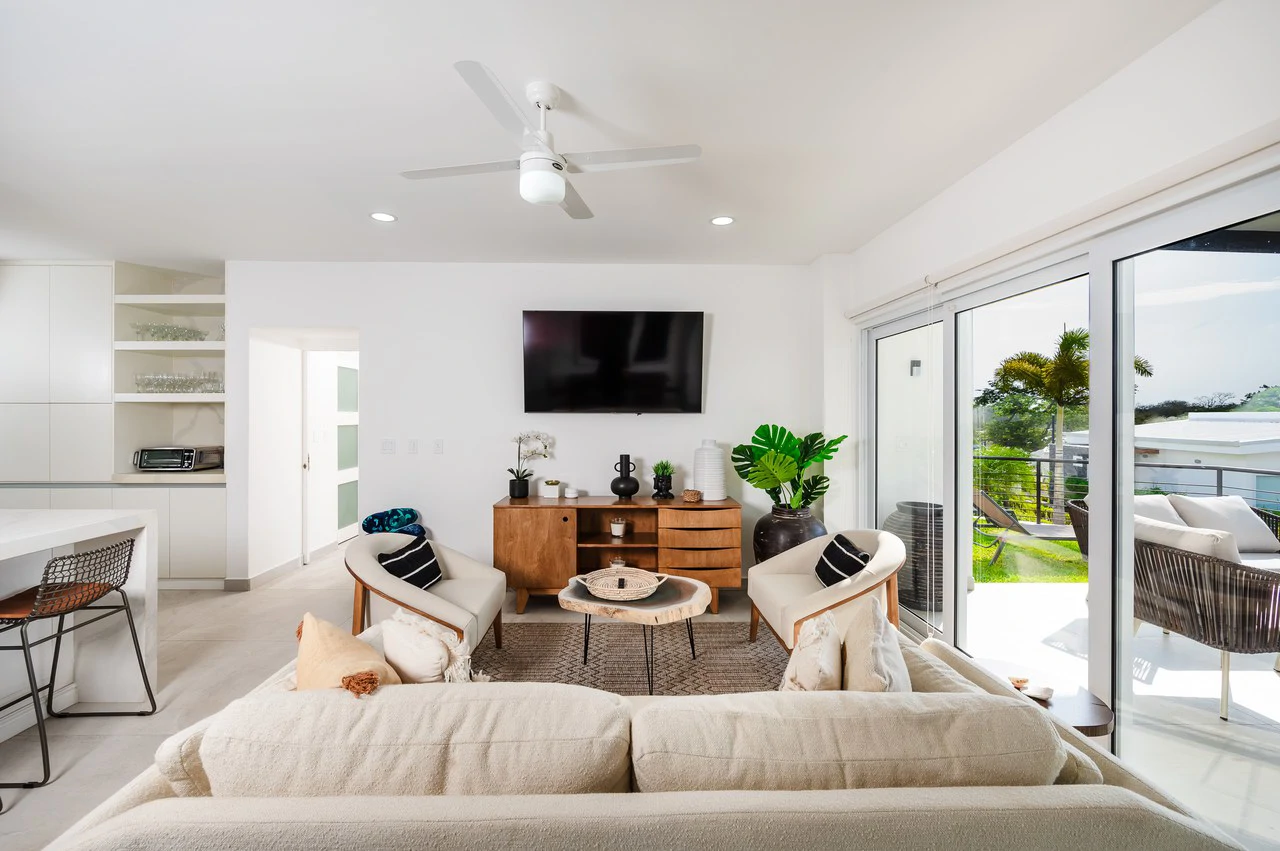 The Enclave: Ultra-Modern 5 Bedroom Villa Located Minutes From the Beach! - Gallery image 7