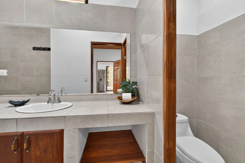 Villa Los Monos: High-Income 9-Unit Rental Property Near Playa Grande - Gallery image 16