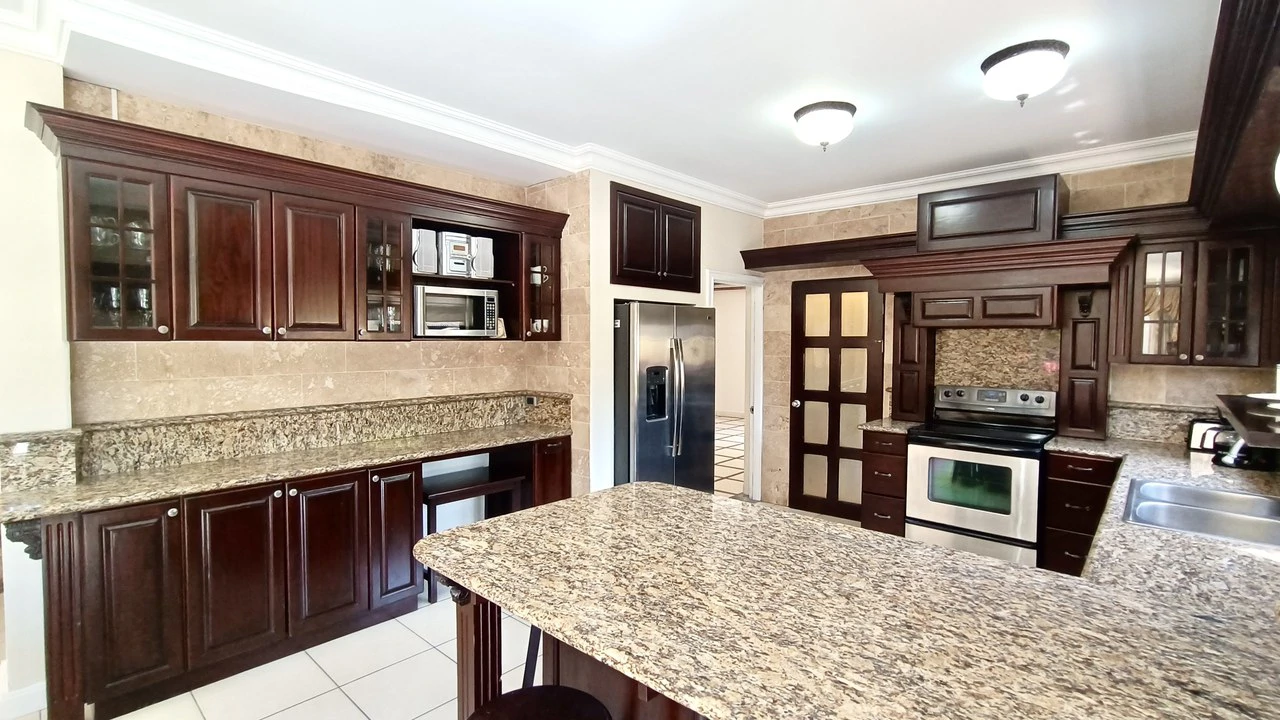 House for sale in Belen, Heredia, Costa Rica. Totally furnished!!! - Gallery image 8