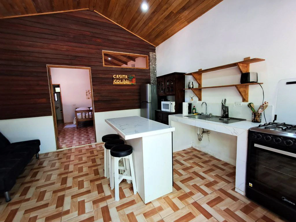 Casa Colibri: Tropical Home with Casita, Pool & Prime Buenavista Location - Gallery image 13