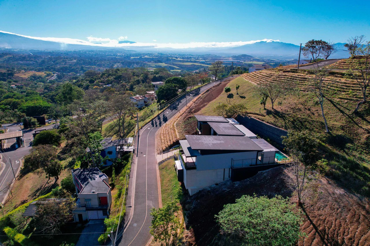 Modern Oasis Home for Sale in Naranjo - Gallery image 2