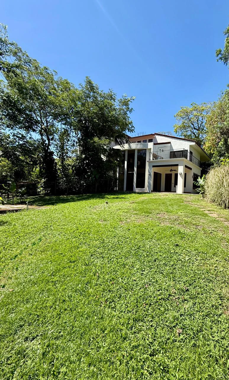 House for Sale with 1,732 sq m Garden in an Exclusive Gated Community in Ciudad Colón